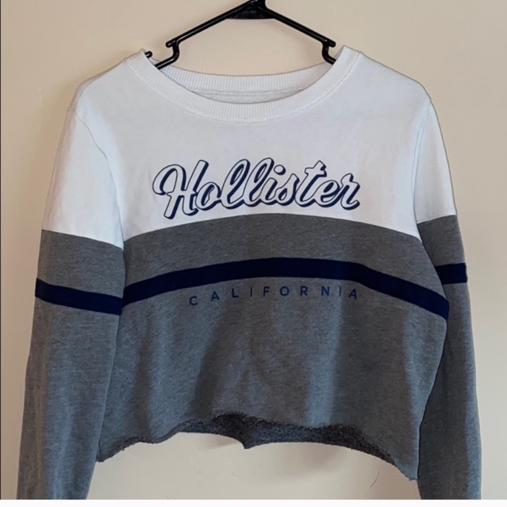 hollister cropped crew neck sweater
